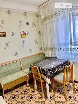 Довготривала оренда 2к квартири на вул. Романа Ратушного 33
