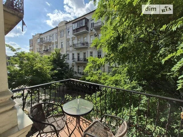 Довготривала оренда 2к квартири на вул. Костельна 4 • ID 336