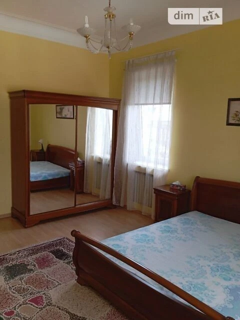 Довготривала оренда 4к квартири на вул. Антоновича 4/6 • ID
