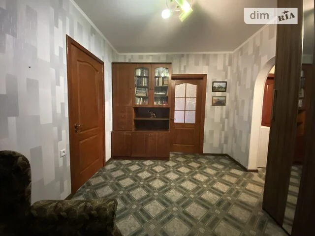 Довготривала оренда 3к квартири на вул. Олександри Екстер 4