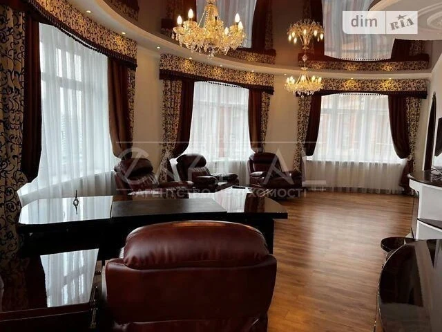 Довготривала оренда 3к квартири на вул. Коновальця Євгена 36
