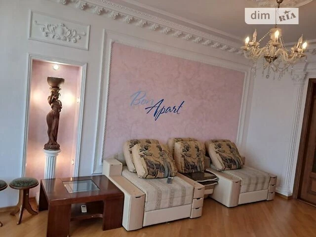 Довготривала оренда 3к квартири на вул. Дмитрівська 69 • ID