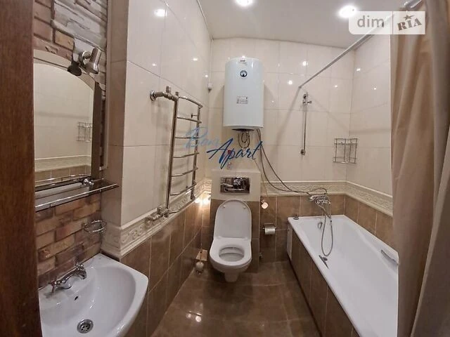 Довготривала оренда 3к квартири на вул. Дмитрівська 69 • ID