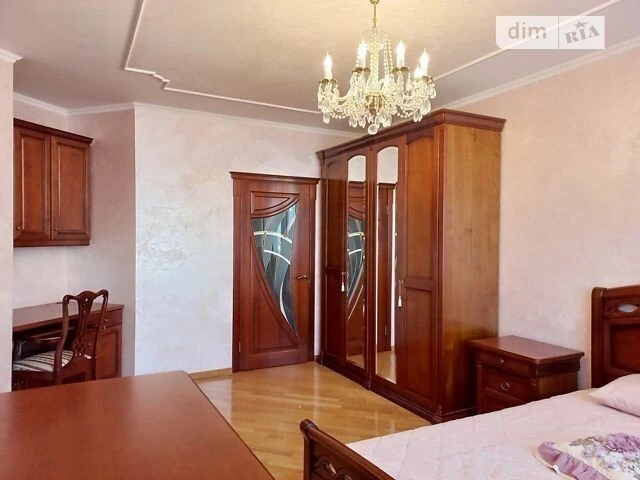 Довготривала оренда 3к квартири на вул. Срібнокільська 1 • I
