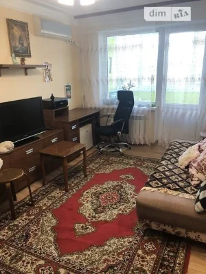 Довготривала оренда 2к квартири на вул. Березняківська 28 •