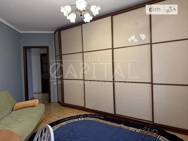 Довготривала оренда 4к квартири на вул. Панаса Мирного 16 •