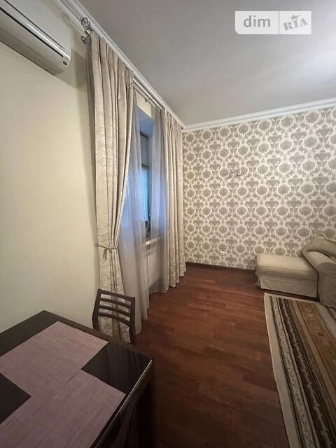 Довготривала оренда 3к квартири на бул. Миколи Міхновського