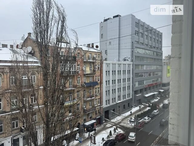 Довготривала оренда 4к квартири на вул. Шота Руставелі 21 •