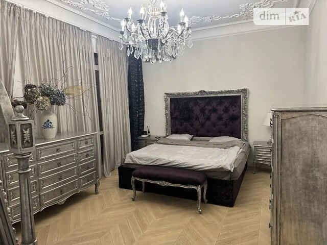 Довготривала оренда 4к квартири на вул. Шота Руставелі 21 •