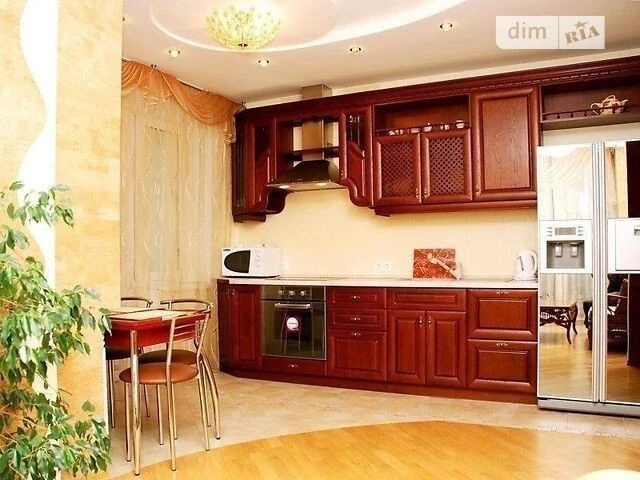 Довготривала оренда 2к квартири на вул. Микільсько-Слобідськ