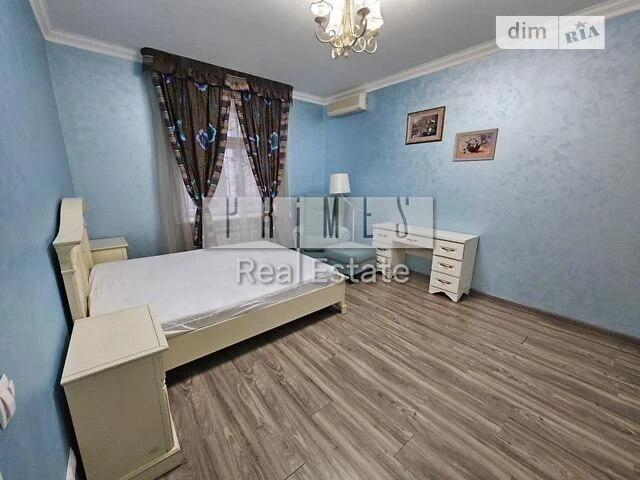 Довготривала оренда 2к квартири на вул. Володимирська 19 • I