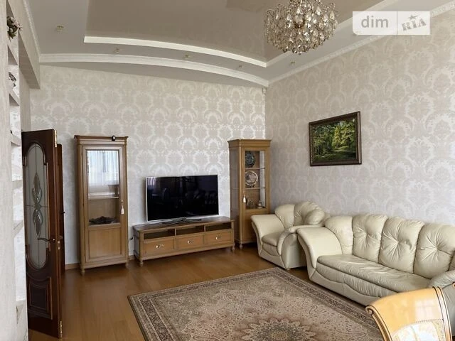 Довготривала оренда 5к квартири на вул. Степана Рудницького