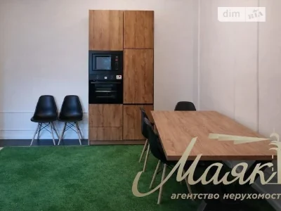 Довготривала оренда 4к квартири на вул. Євгена Чикаленка 10