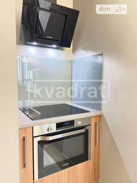 Довготривала оренда 2к квартири на вул. Маккейна Джона 26 •