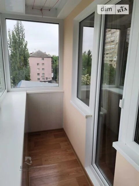 Довготривала оренда 2к квартири на вул. Миколи Василенка 4 •