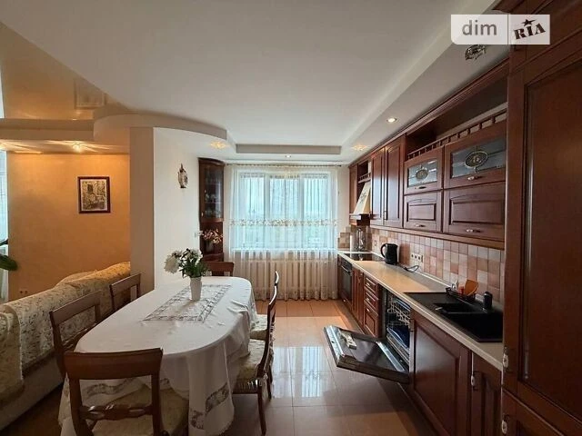 Довготривала оренда 2к квартири на вул. Ореста Васкула 19 •