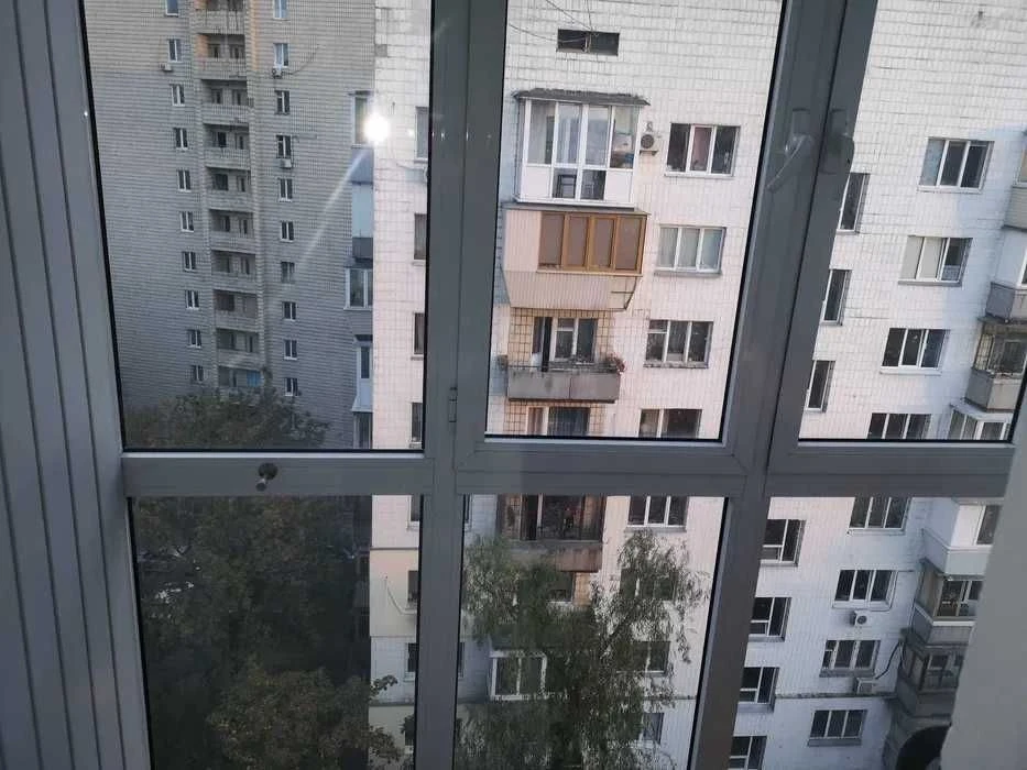Оренда 3 кімнатної квартири вул. Джона Макейна Маккейна 20Б