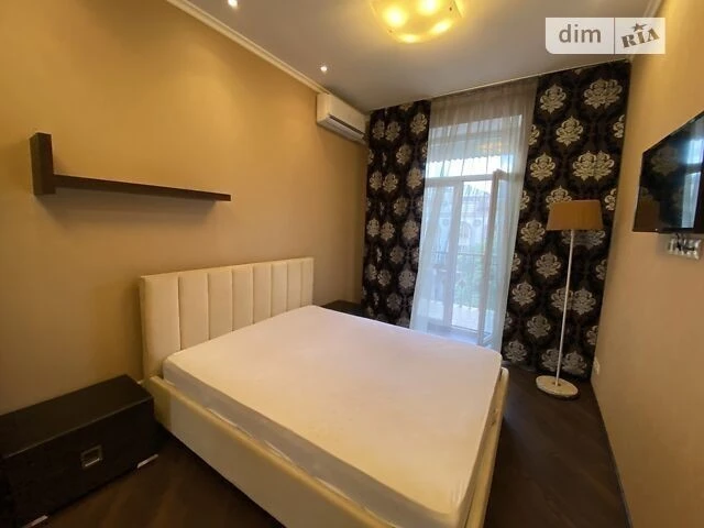 Довготривала оренда 4к квартири на вул. Прорізна 4 • ID 3432