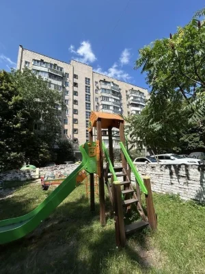 I will sell a fully equipped 1-room apartment at Novomostytska Street, 6.