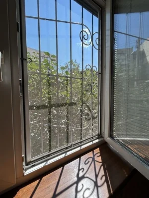 I will sell a fully equipped 1-room apartment at Novomostytska Street, 6.