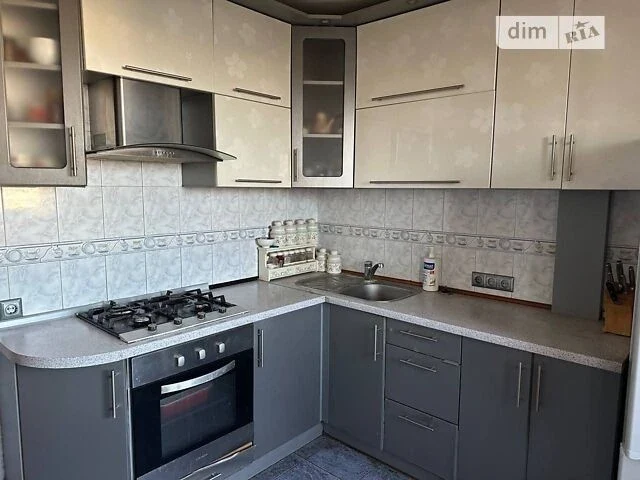Довготривала оренда 2к квартири на вул. Космонавта Поповича