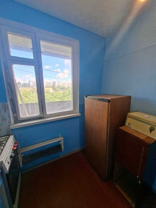 Selling a one-room apartment in Rogan, 92 Brigada Street (formerly Gritsevtsa Street)