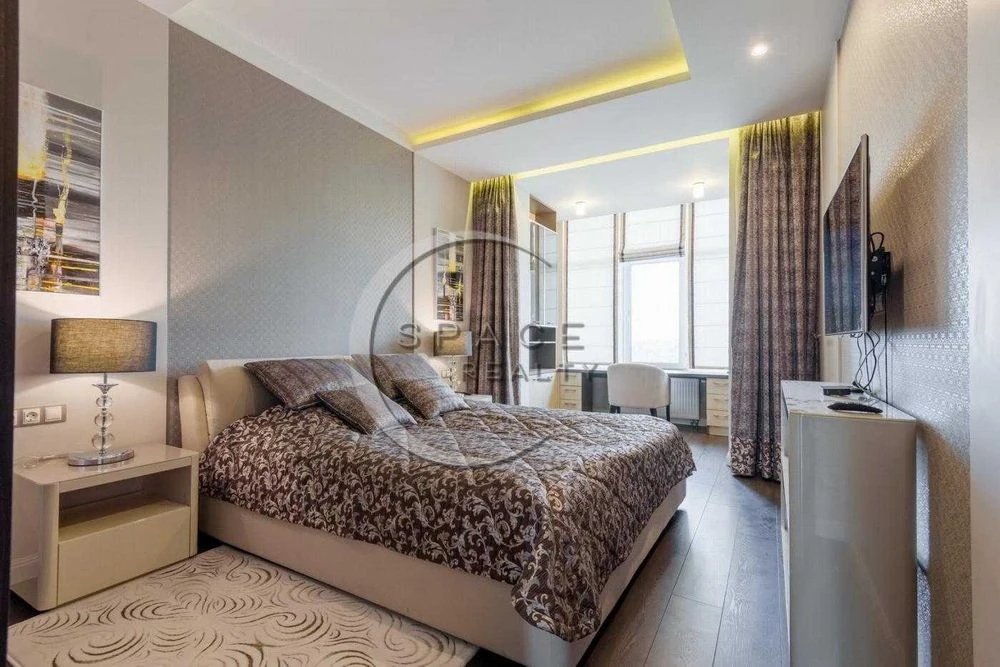 Продаж 3 кімнатної квартири 115 м2 Верхогляда 20 (Драгомиров