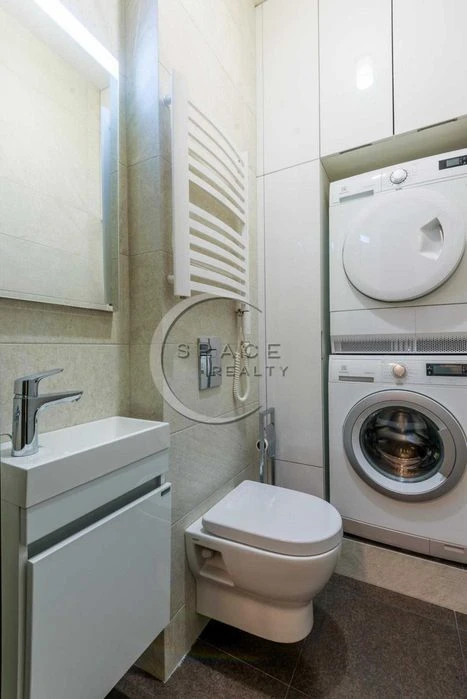 Продаж 3 кімнатної квартири 115 м2 Верхогляда 20 (Драгомиров