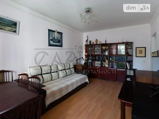 Продаж 3к квартири 70 кв. м на просп. Володимира Івасюка 41