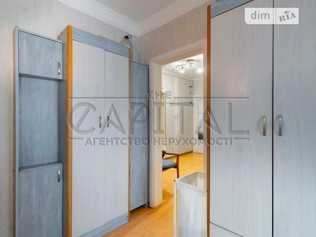 Продаж 3к квартири 70 кв. м на просп. Володимира Івасюка 41
