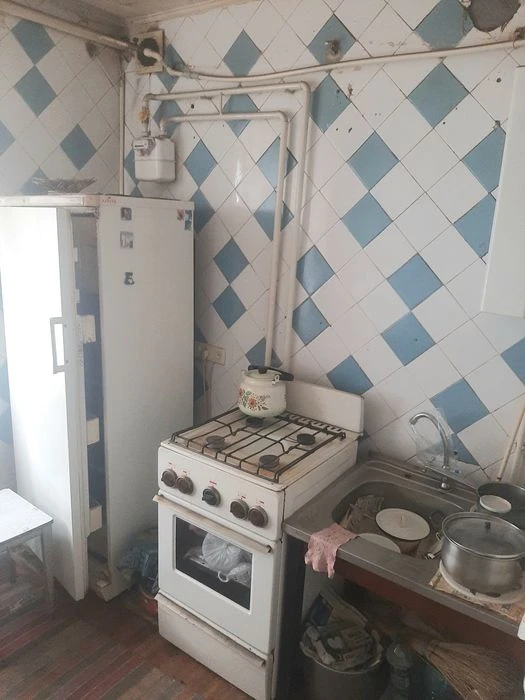 Продам 2комн квартиру пр.Поля 131б верх
