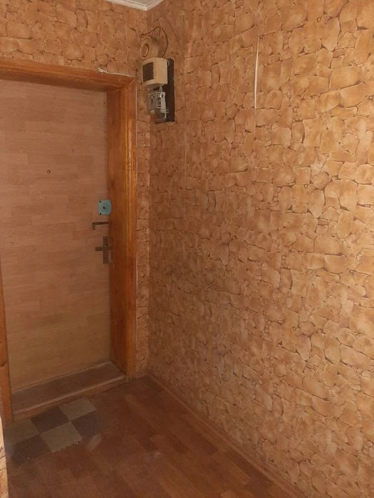 Продам 2комн квартиру пр.Поля 131б верх