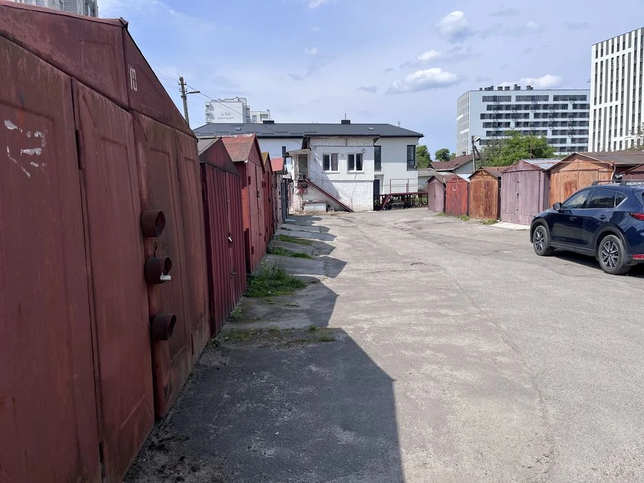 Продаж гараж металевий в гаражн. коопер. "БАЛАТОН", вул. Ума