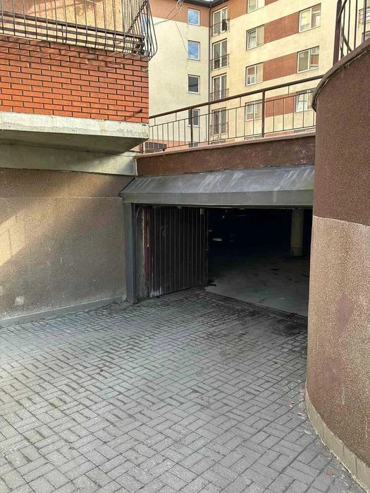 Продаж підземного парко місця вулиця Панча 18 Шевченківський