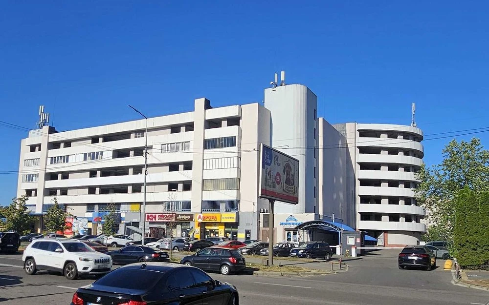 Драгоманова, 1-Н. Продаж паркомісця 15кв.м. на 1 поверсі!
