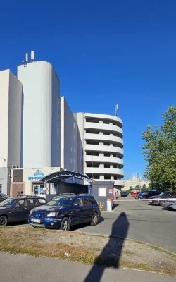 Драгоманова, 1-Н. Продаж паркомісця 15кв.м. на 1 поверсі!