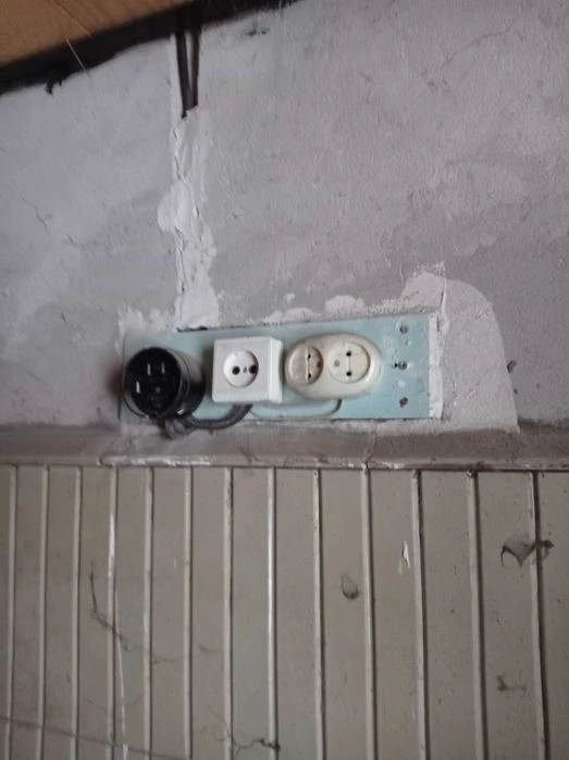 Гаражний бокс на 3 рівні