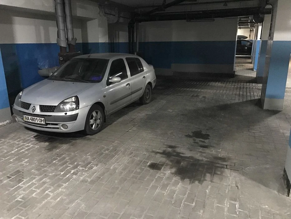 Продам паркомісце у підземному паркінгу на Провіантська 3 КП
