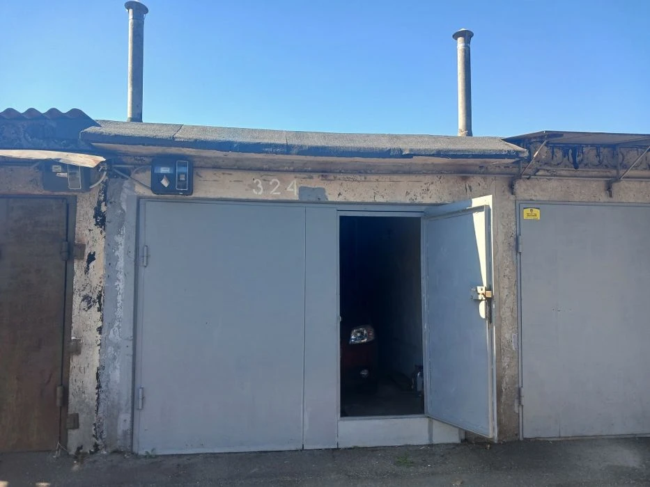 Капітальний з/б гараж 35.6 м² з підвалом,
 ГК «Голосіївський