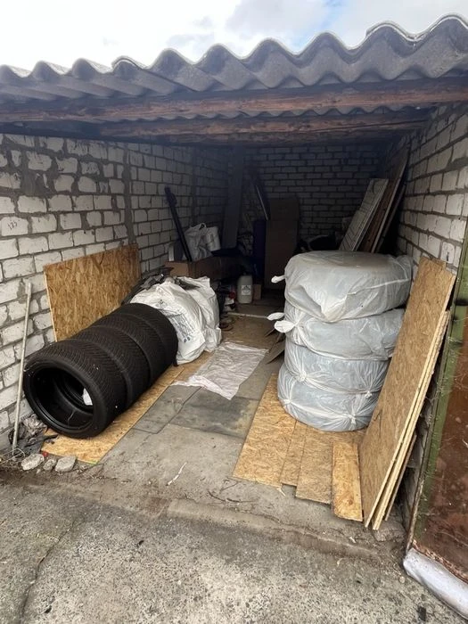 Продам кірпічний гараж