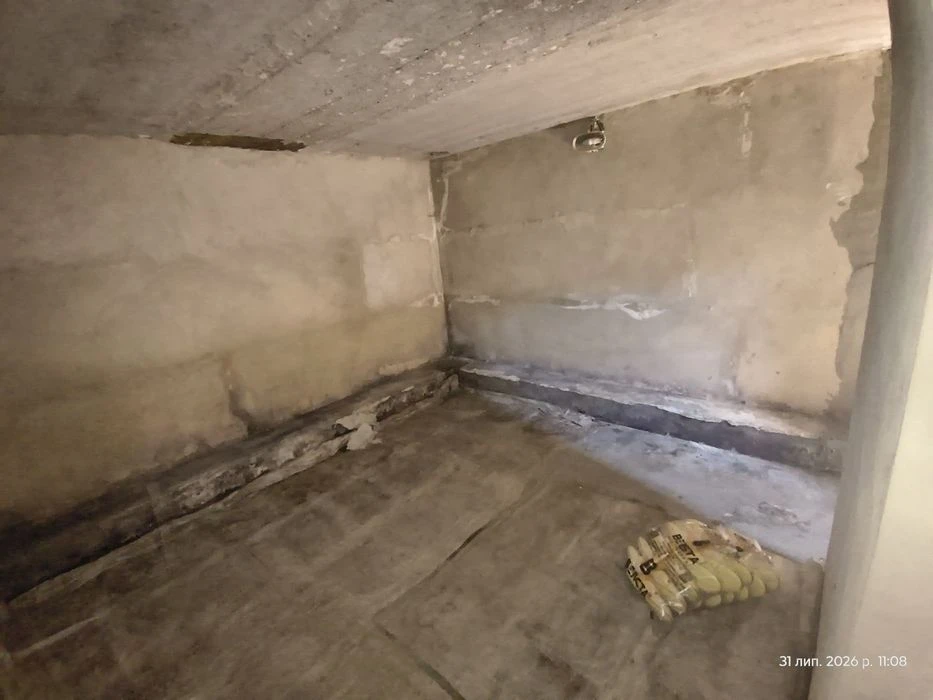 Гараж Троєщина Крайня 13 Супутник 3 високий під бус 370х600с