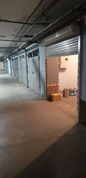 Продаж гаражного боксу в підземному паркінгу житлового будин