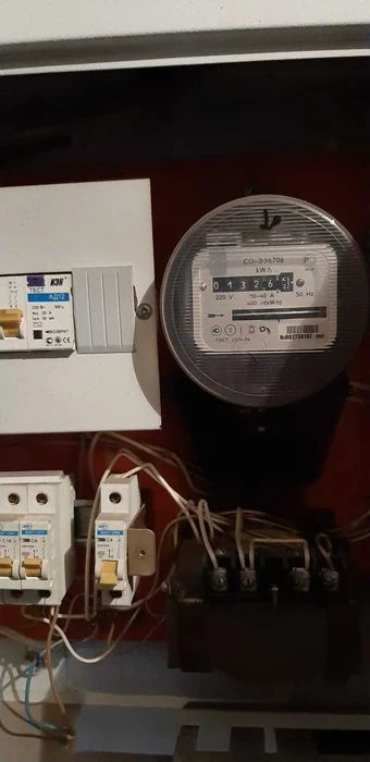 Продаж гаражного боксу в підземному паркінгу житлового будин