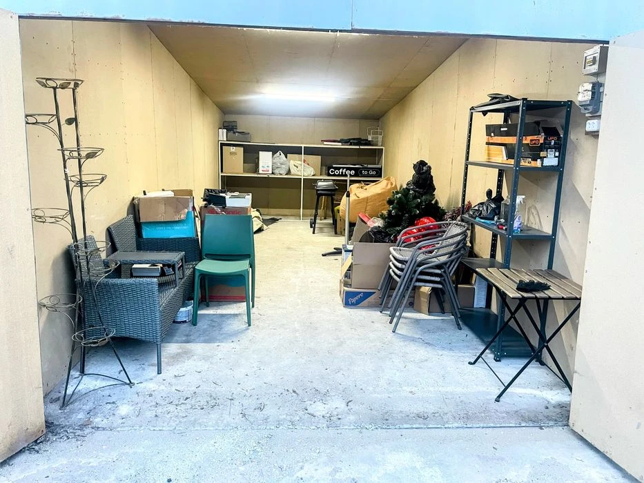 Продам утеплений гараж 26,4м (з орендатором)