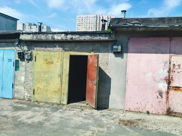 Продам гараж Київ Північ Север Закревського Милославичи 3.20