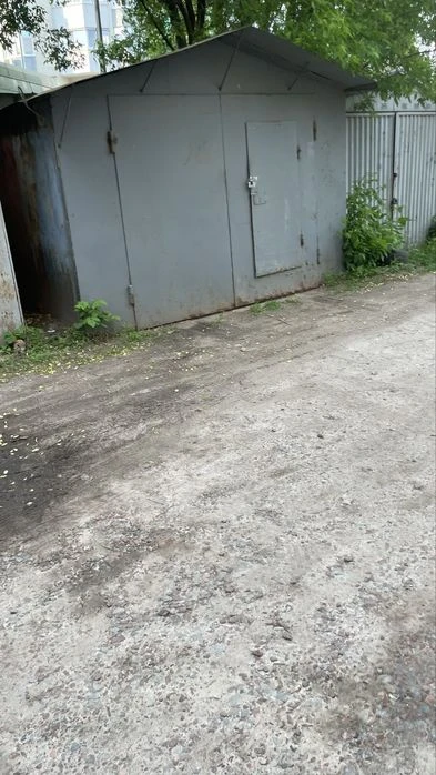 Продам металевий гараж біля  вїзду в ЖК «Паркова Вежа»