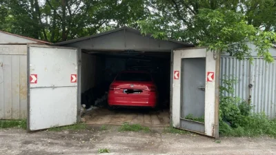Продам металевий гараж біля  вїзду в ЖК «Паркова Вежа»