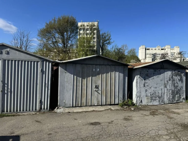 Приватизований  гараж  Соломянський р-н вул. Борщагівська, 9