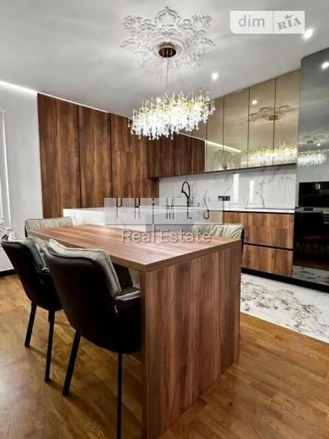 Sale of 3-room apartment 87.8 sq. m. on Yuliya Zdanovskaya Street 28 •
