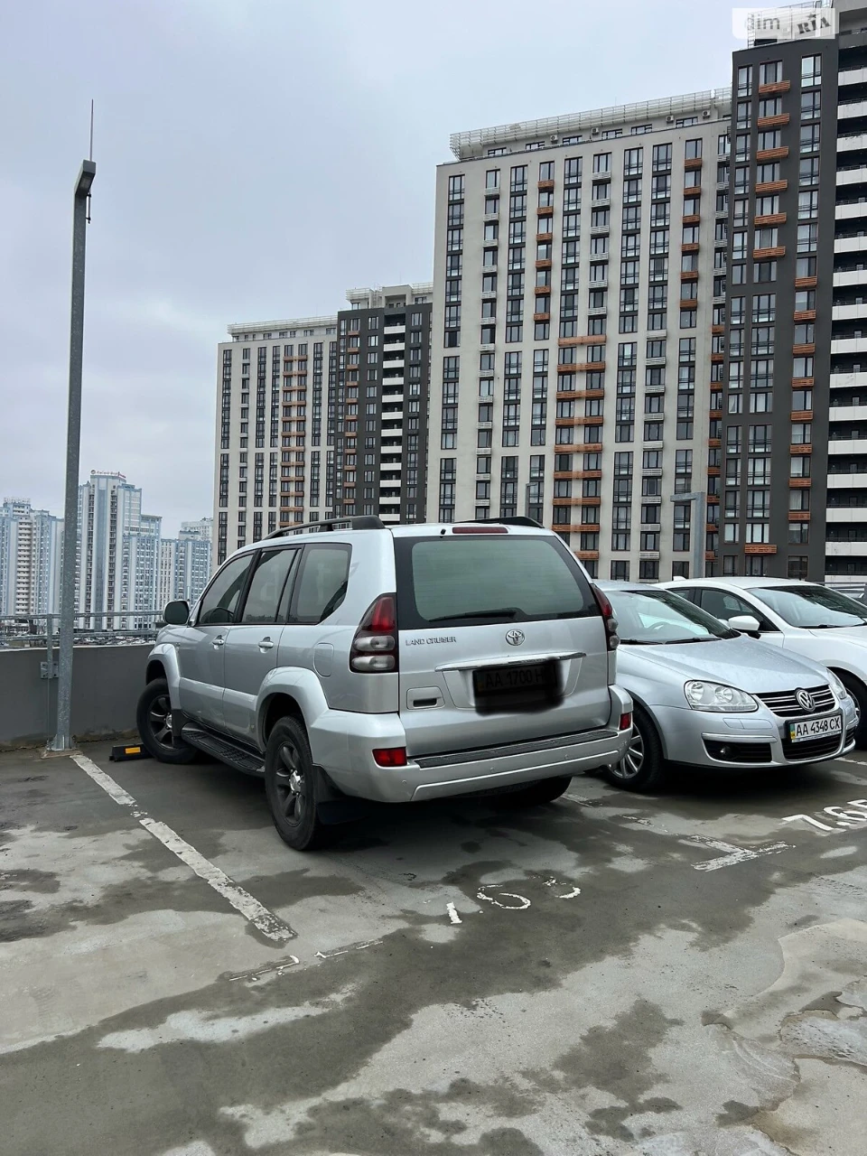 Продаж Підземний паркінг Осокорки
